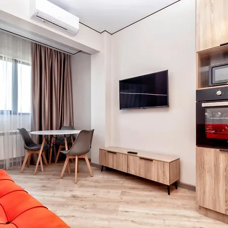 Sovremennye Apartamenty: Central Mountain View Retreat Almaty Exterior photo