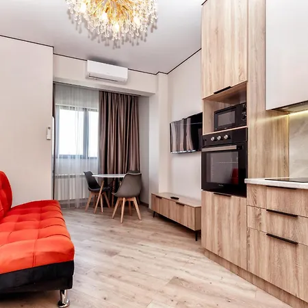 Sovremennye Apartamenty: Central Mountain View Retreat Almaty Exterior photo
