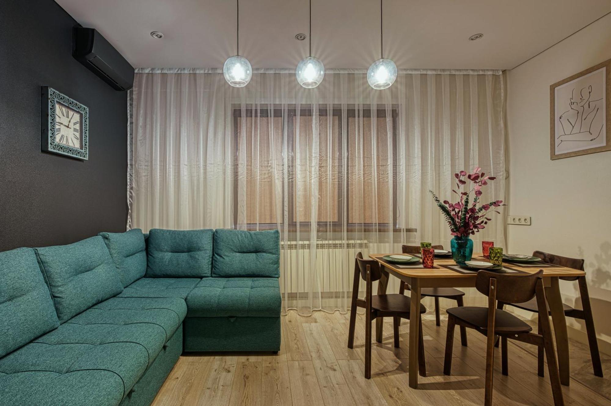 Sovremennye Apartamenty: Mountain View Retreat *