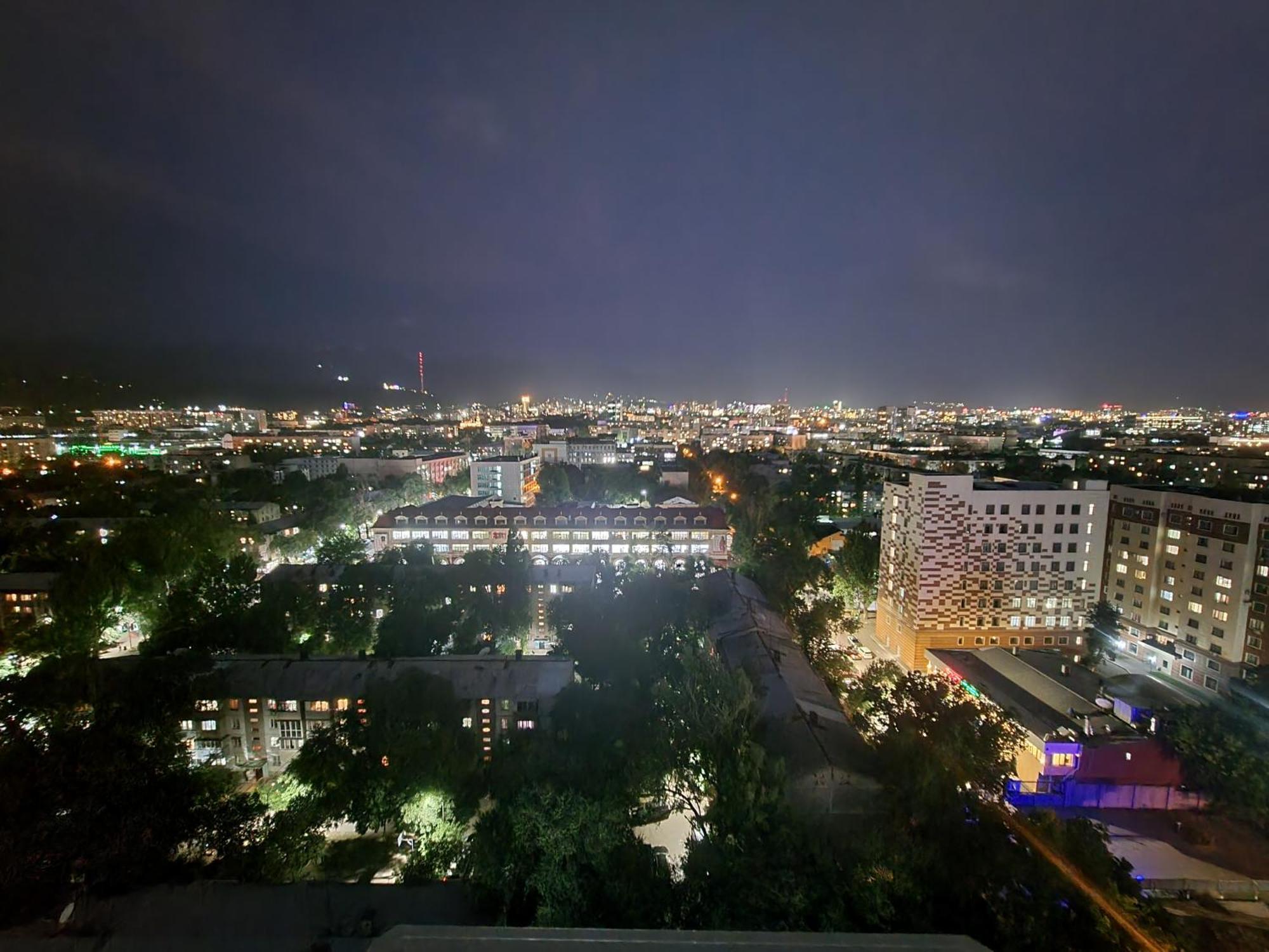Sovremennye Apartamenty: Mountain View Retreat Apartment Almaty