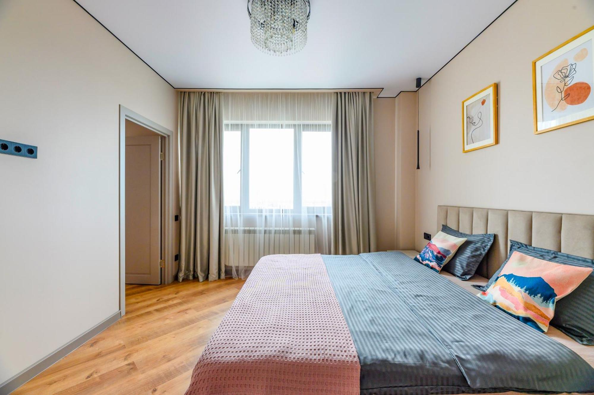 Sovremennye Apartamenty: Mountain View Retreat