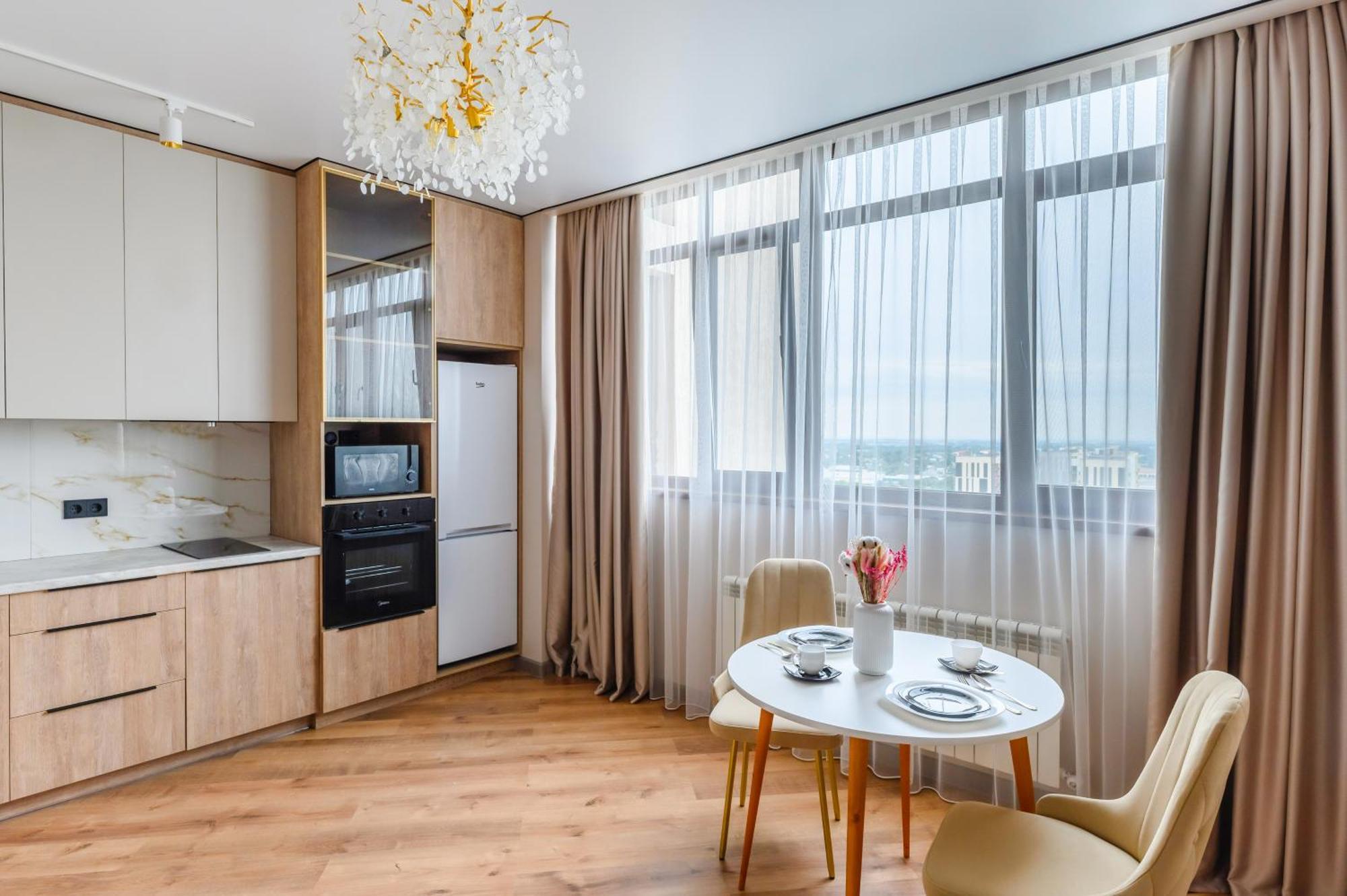 Sovremennye Apartamenty: Mountain View Retreat *