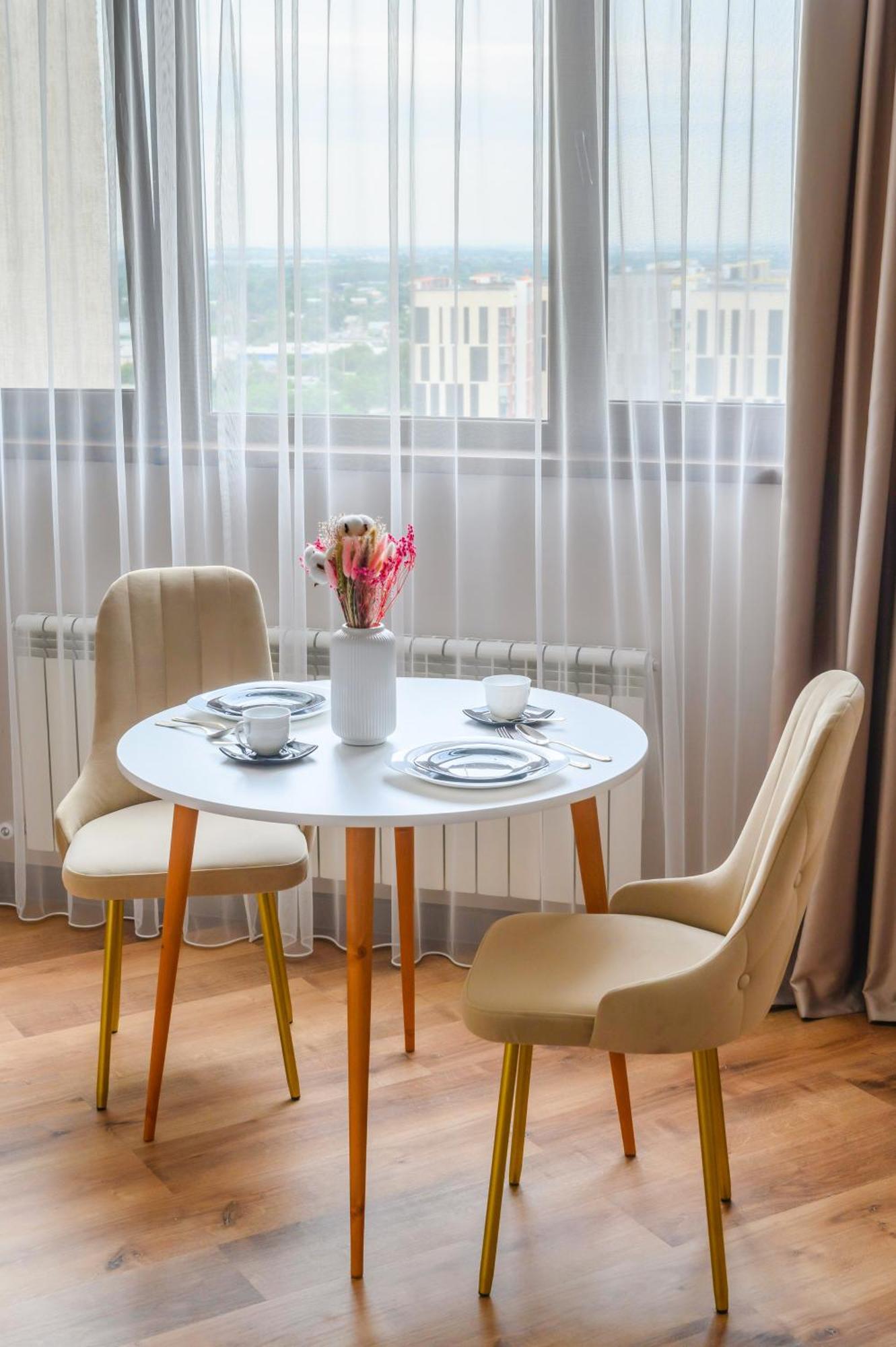 Sovremennye Apartamenty: Mountain View Retreat Apartment Almaty