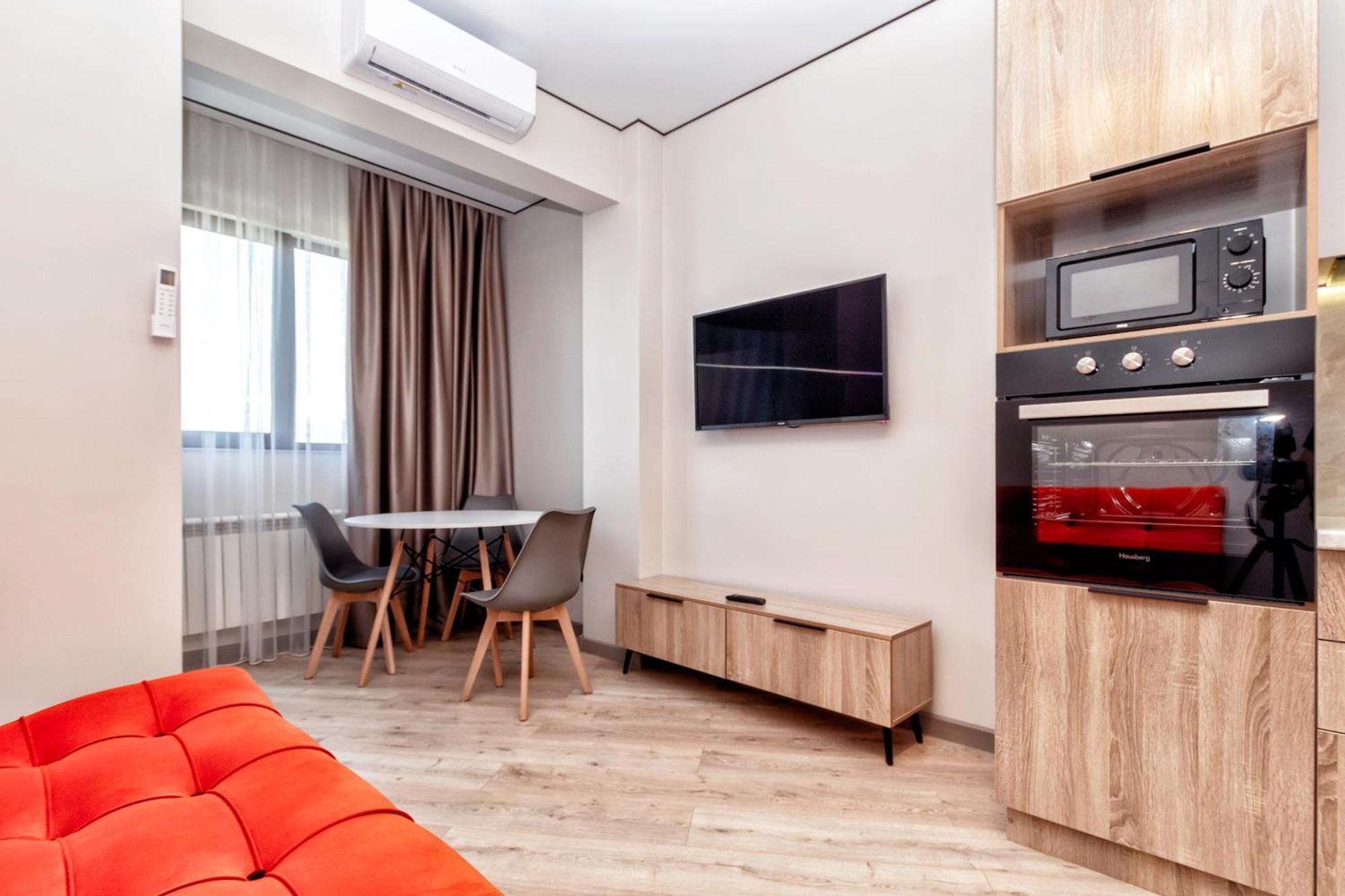 Sovremennye Apartamenty: Mountain View Retreat