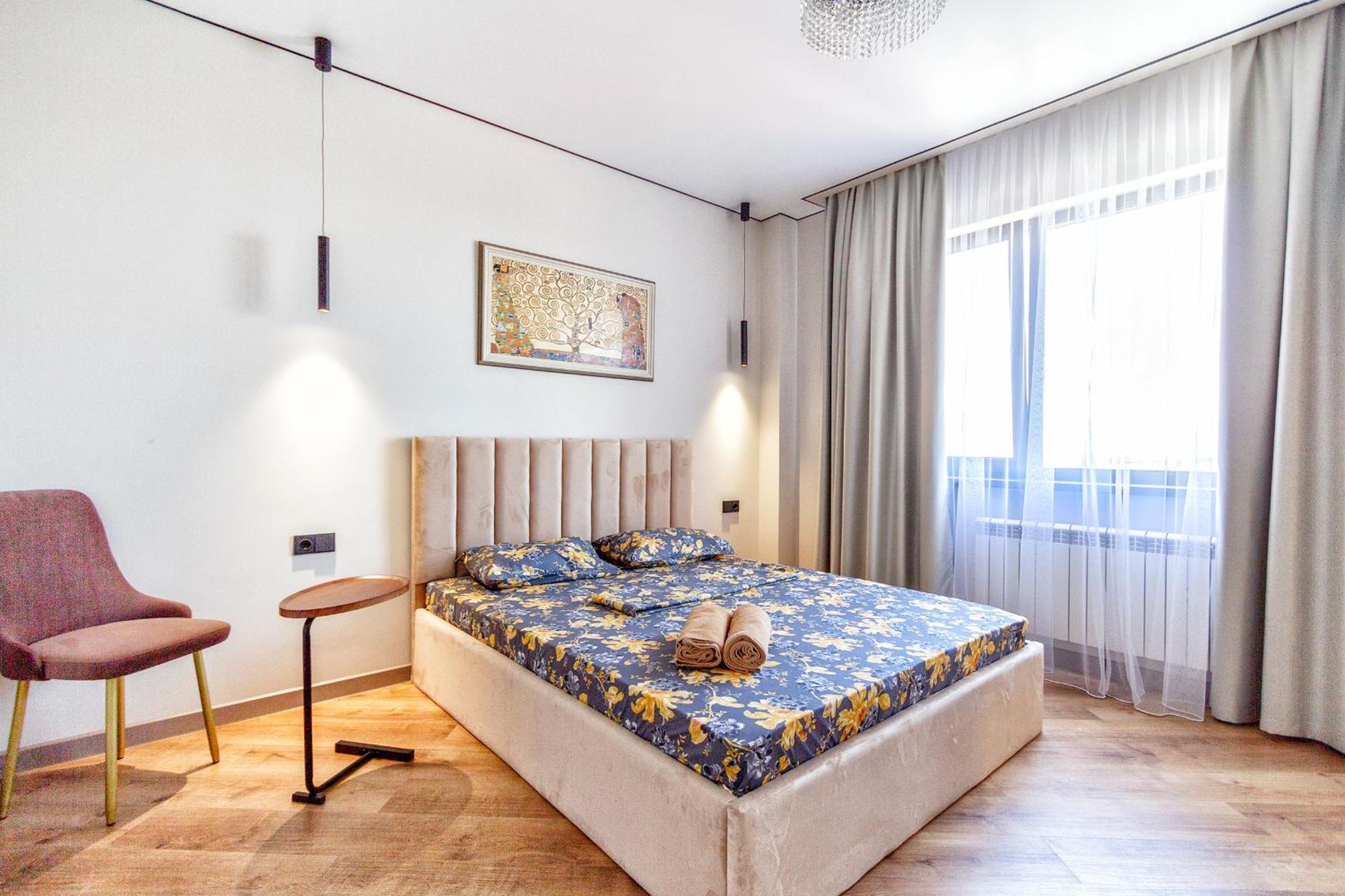 Sovremennye Apartamenty: Mountain View Retreat Apartment Almaty