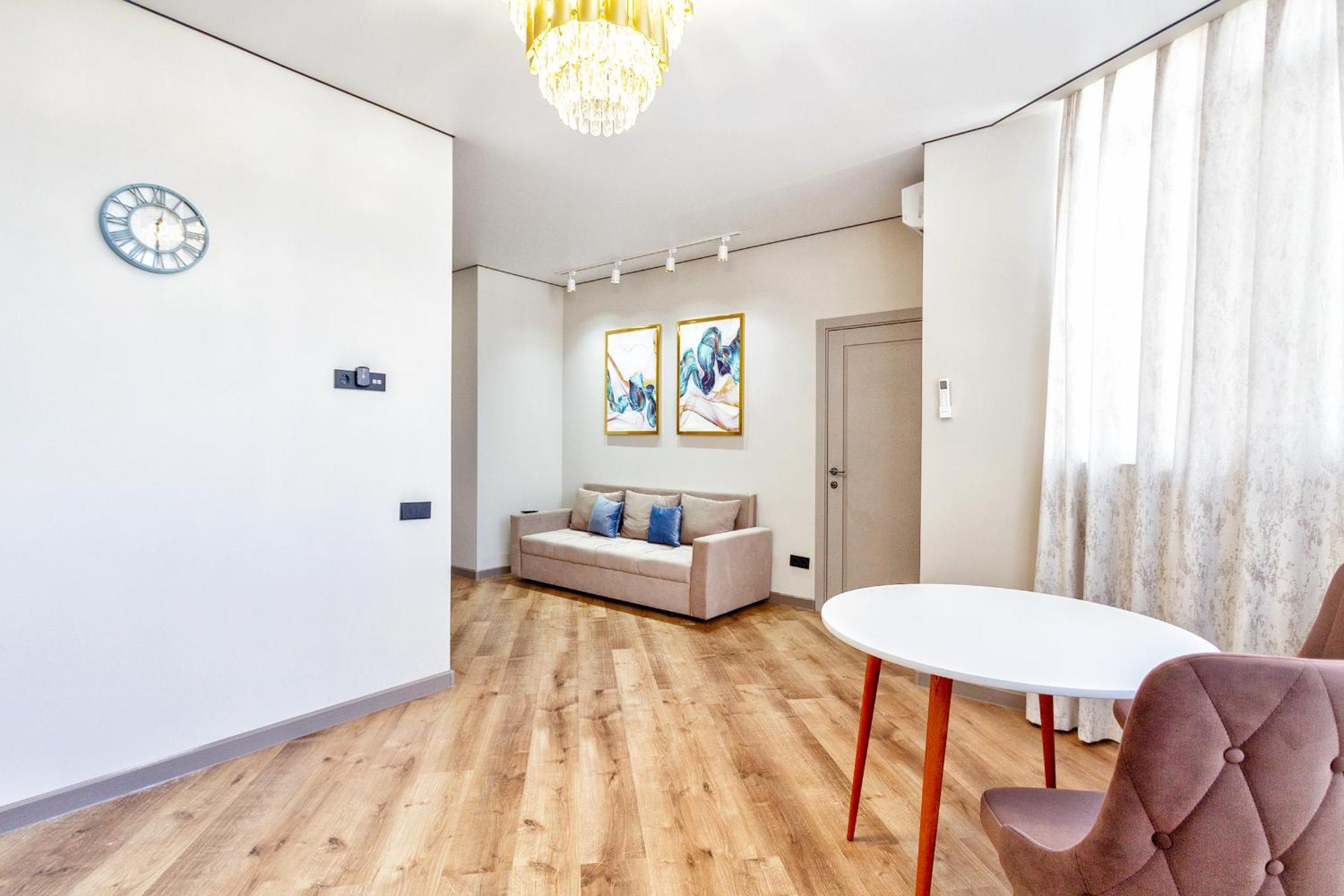 Sovremennye Apartamenty: Mountain View Retreat *