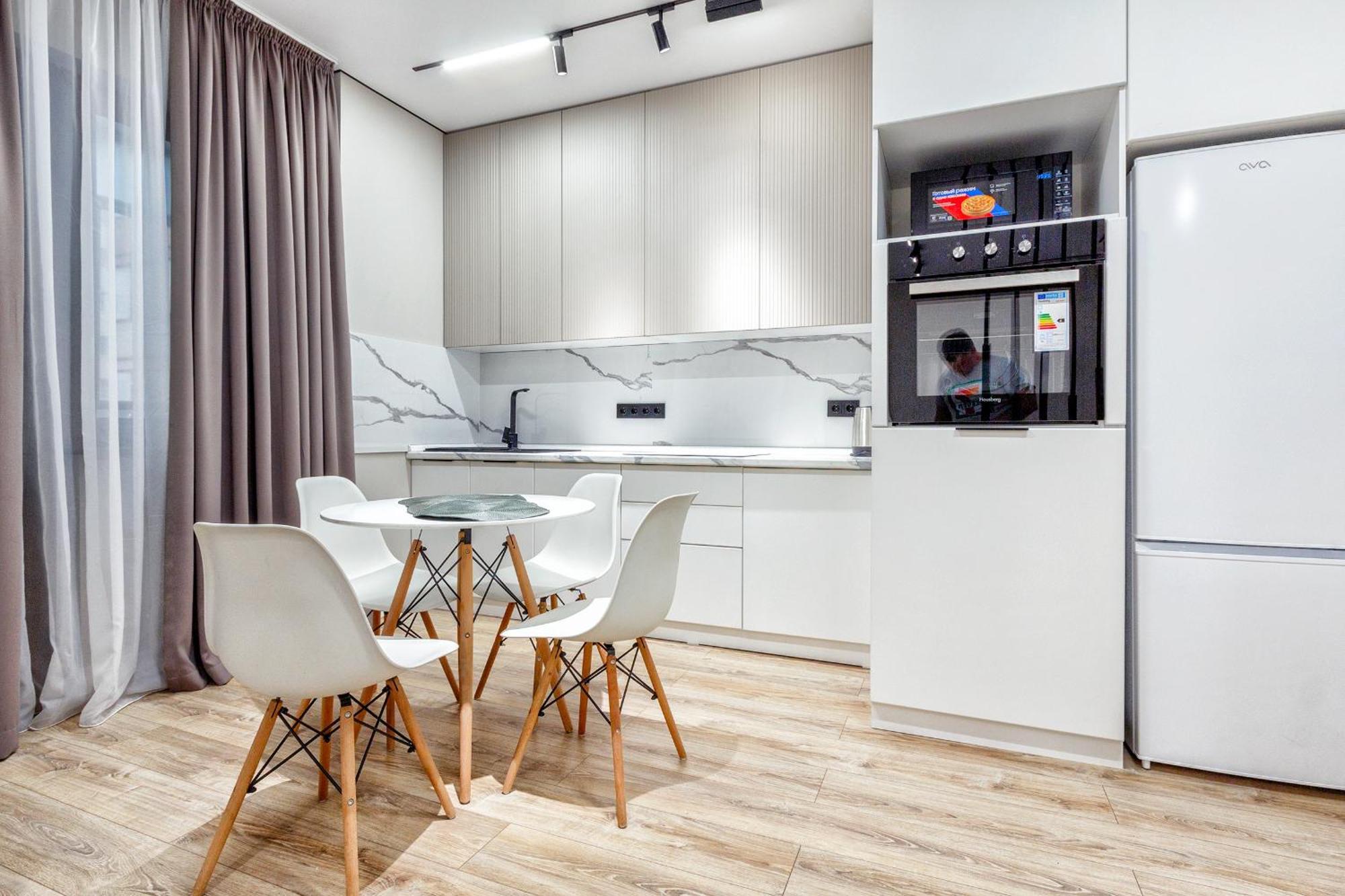 Sovremennye Apartamenty: Mountain View Retreat *
