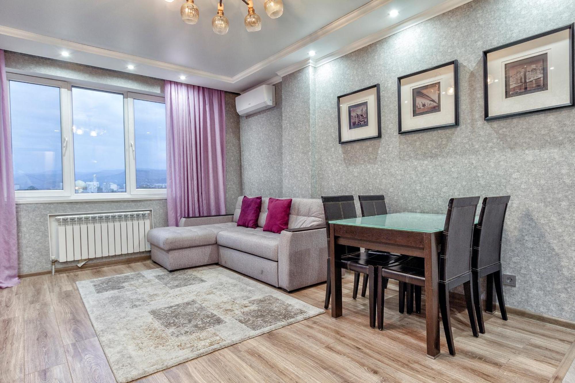 Sovremennye Apartamenty: Mountain View Retreat Apartment